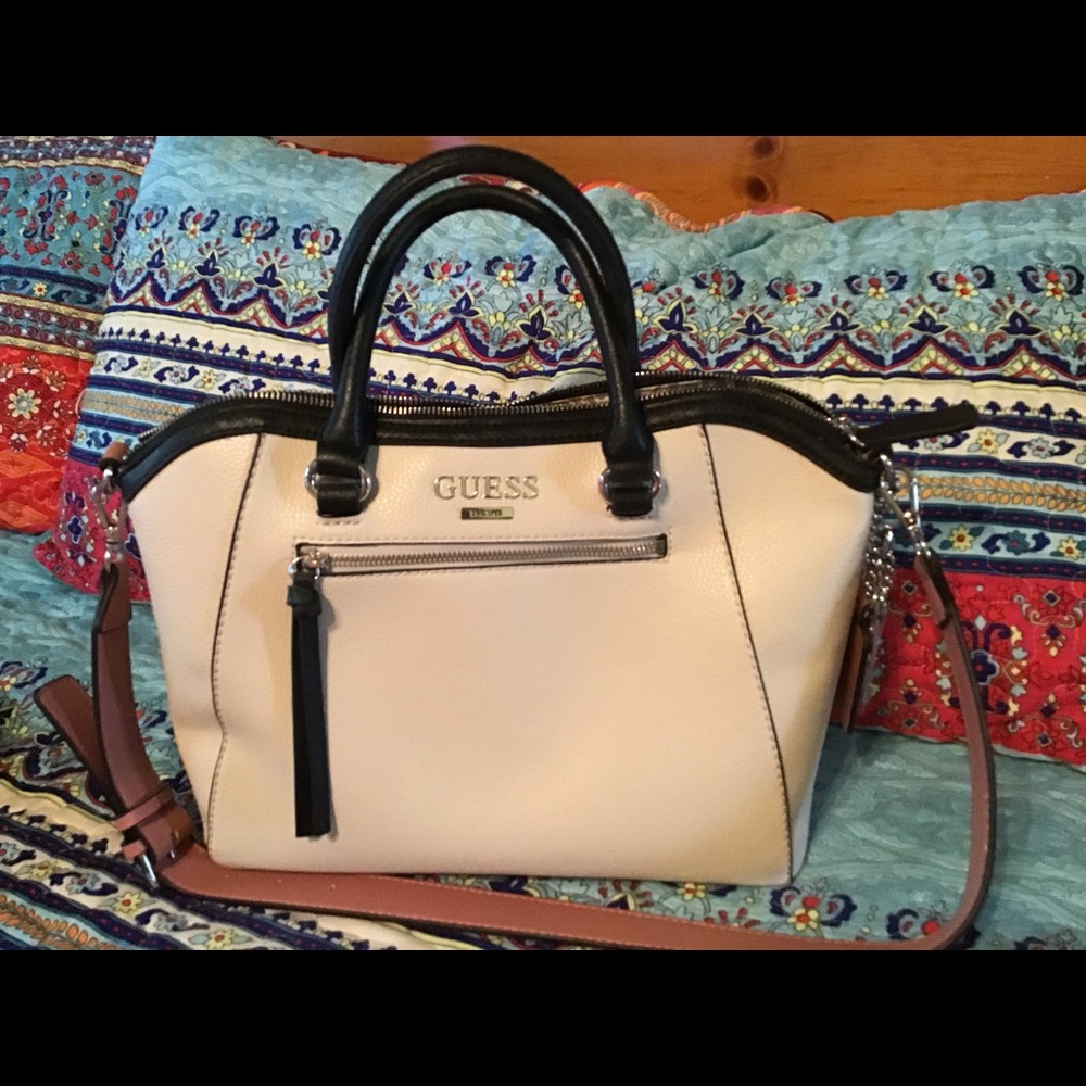 Guess Satchel Handbeg